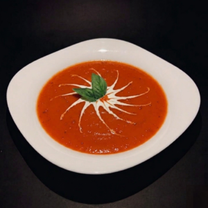 Crema de Tomates y pesto rojo